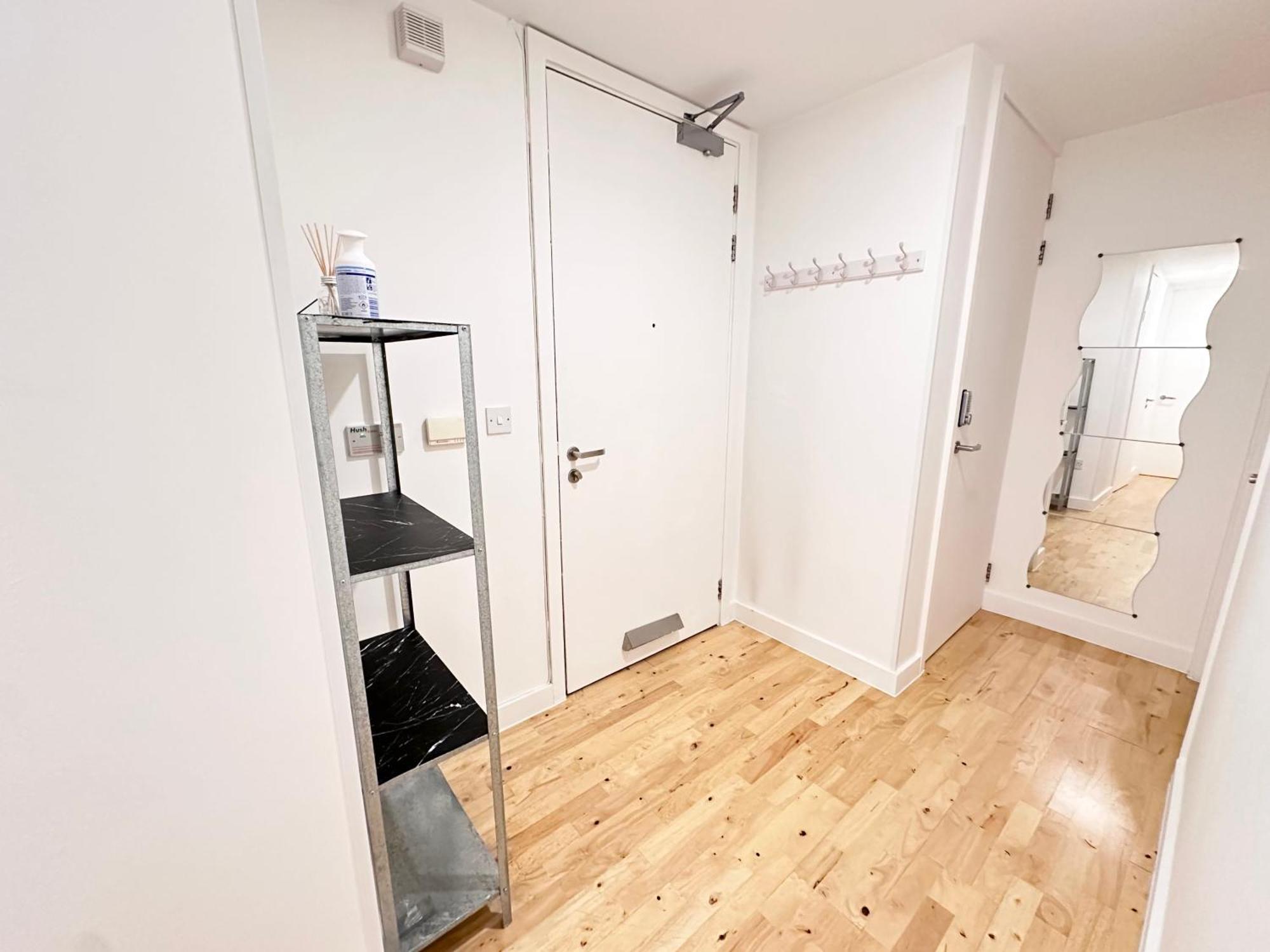 Private Garden Apartment With Geodome Manchester Eksteriør bilde
